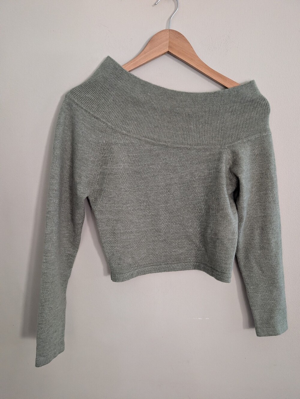 Le Lis Green Asymmetrical Shoulder Crop Sweater Size S